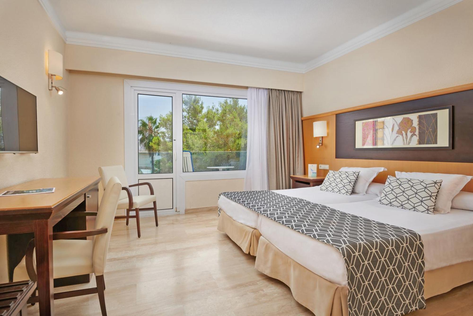 Twin Room,1548186364:JPEG